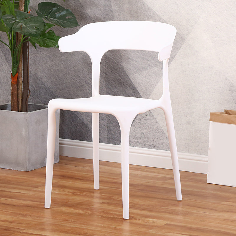 Silla de plástico moderna para interiores y exteriores, silla lateral de comedor apilable con respaldo abierto para el hogar con brazo