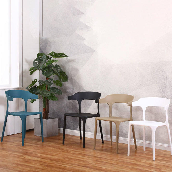 Silla de plástico moderna para interiores y exteriores, silla lateral de comedor apilable con respaldo abierto para el hogar con brazo