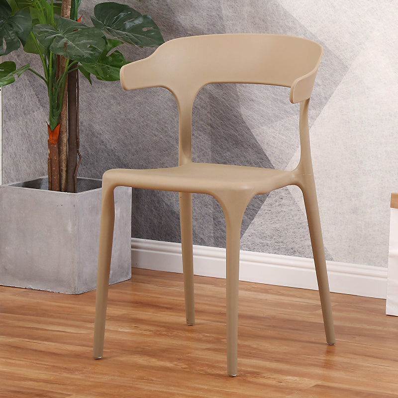 Chaise d'intérieur et d'extérieur en plastique moderne, chaise d'appoint empilable à dossier ouvert avec accoudoirs