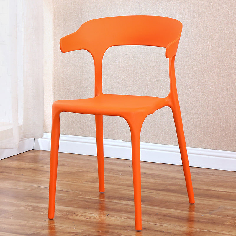 Silla de plástico moderna para interiores y exteriores, silla lateral de comedor apilable con respaldo abierto para el hogar con brazo