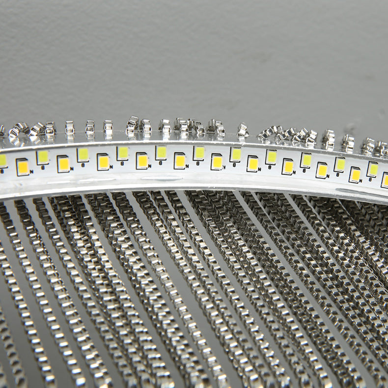 Zilveren lineaire kroonluchter in Noordse karakteristieke stijl LED -hanglampje voor binnenruimtes