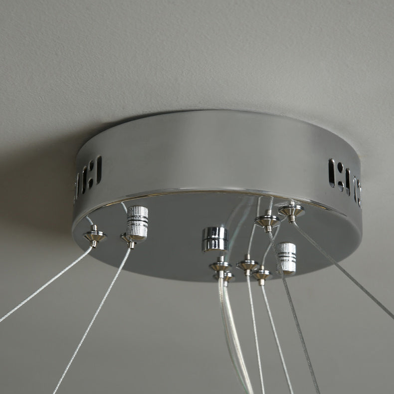 Zilveren lineaire kroonluchter in Noordse karakteristieke stijl LED -hanglampje voor binnenruimtes