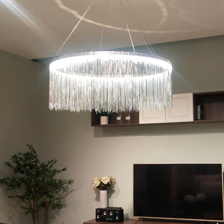 Moderne luxe led kroonluchter metalen lineaire hangende lamp voor binnenruimtes