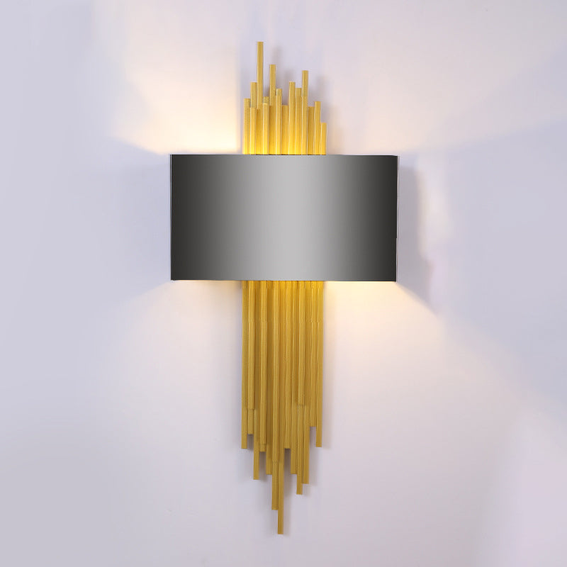 Luminaire en métal d'or postmoderne Lumièrement 2 bulbes d'éclairage mural mural pour chambre à coucher