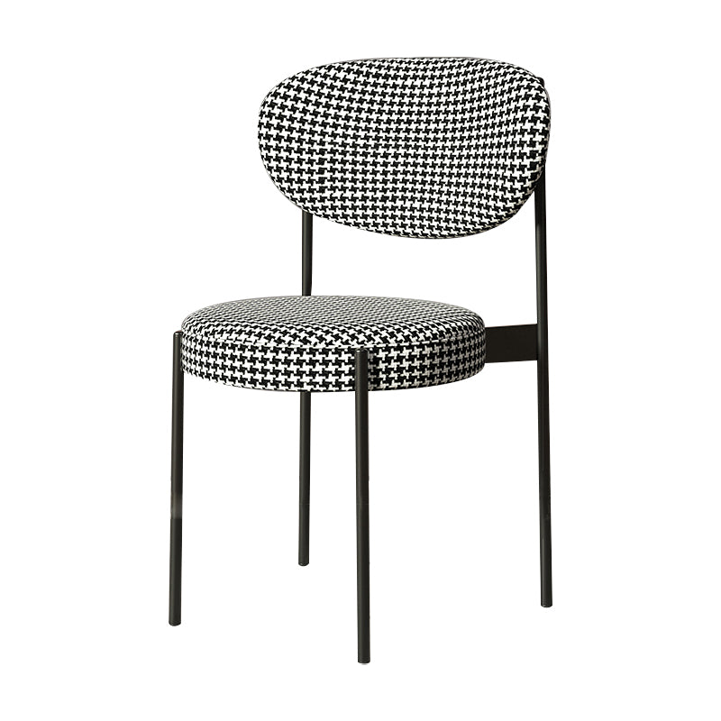 Silla lateral escandinava casera Silla tapizada del comedor con respaldo abierto de metal