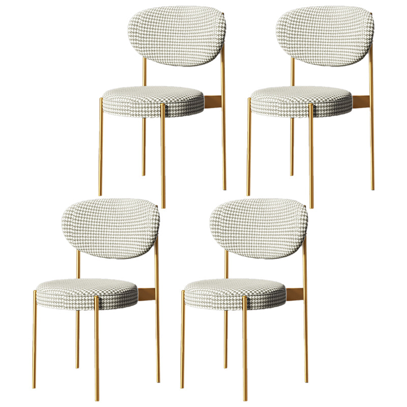 Silla lateral escandinava casera Silla tapizada del comedor con respaldo abierto de metal