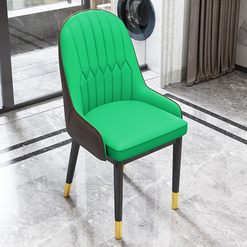 Silla lateral casera escandinava Silla de comedor con respaldo sólido tapizada de metal