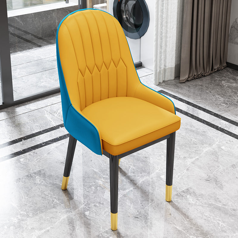 Silla lateral casera escandinava Silla de comedor con respaldo sólido tapizada de metal