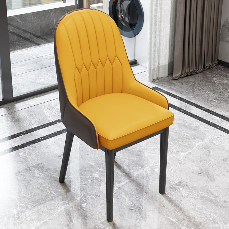 Silla lateral casera escandinava Silla de comedor con respaldo sólido tapizada de metal