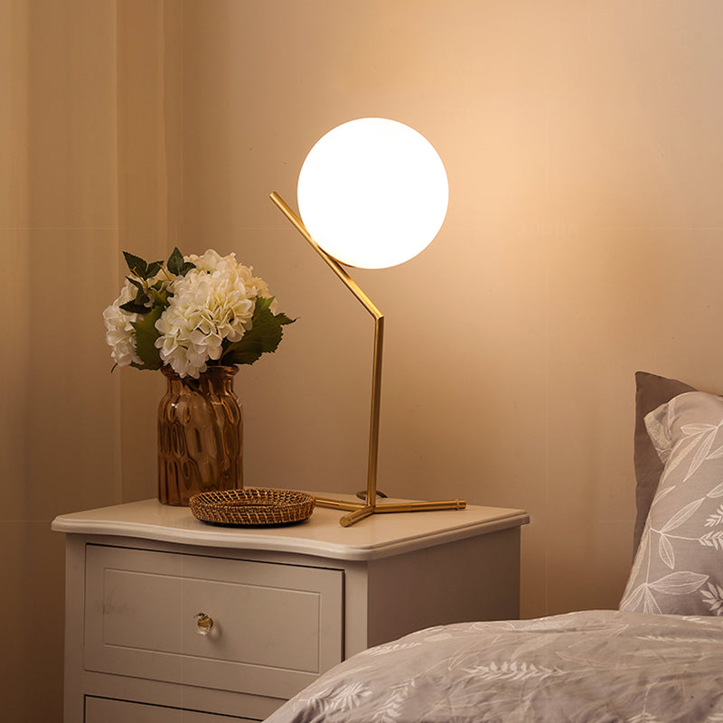 Lampada da scrivania in vetro in stile moderno Lampade da tavolo per negozio di caffè con paralume a globo bianco