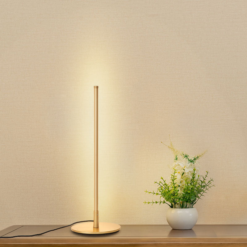 Lampe de table LED simplicité moderne les lampes de table linéaire avec une teinte acrylique