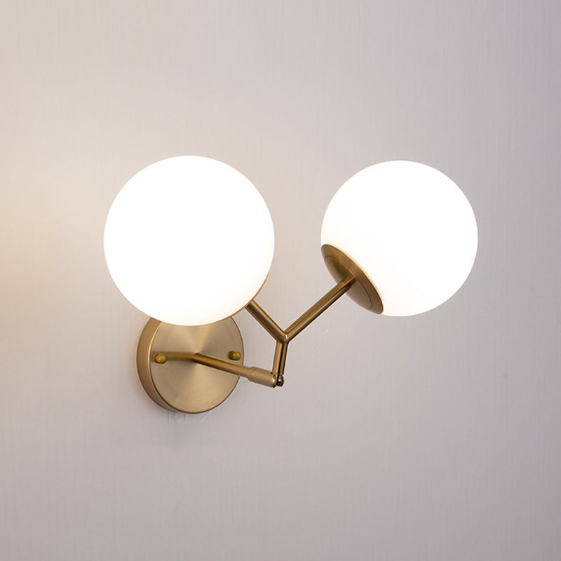 Accesorios de iluminación de pared de bola de vidrio blanco de forma de pared de estilo moderno lámpara montada en la pared