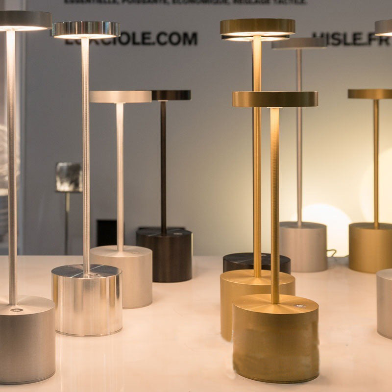 Minimalistische stijl LED-tafellamp Metalen tafellamp voor woonkamer slaapkamer