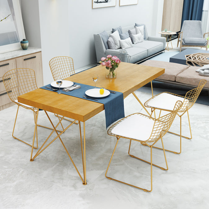Traditioneller luxuriöser Rechteck Esstisch Kiefer Massivholz Tisch mit 4 Metallbeinen für Zuhause