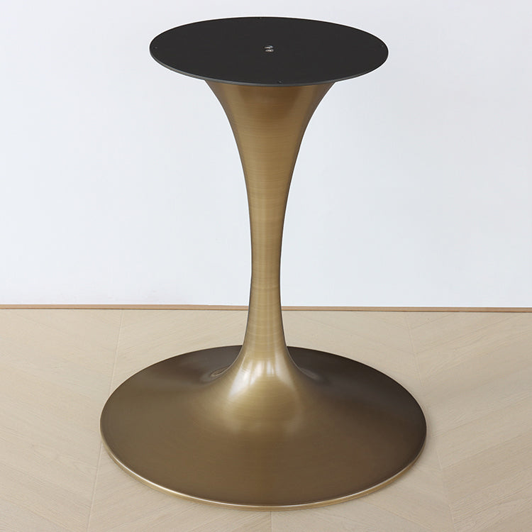 Traditionele luxe tulpenbasismeubels rond steen eettafel voor thuis