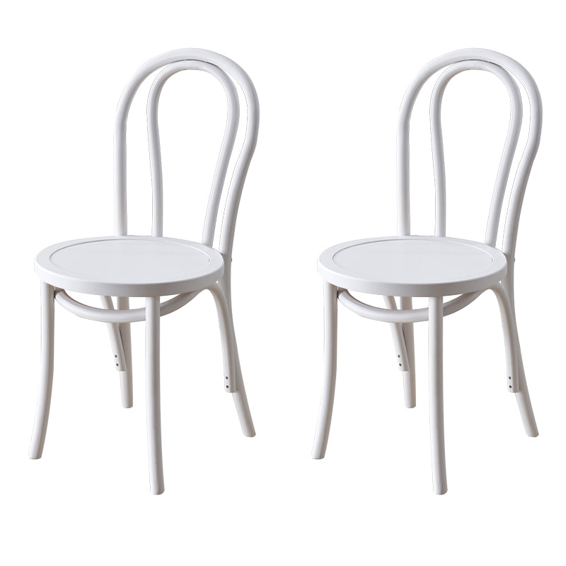 La madera de haya del estilo moderno preside el sistema de comedor de la cocina del lado trasero de Windsor