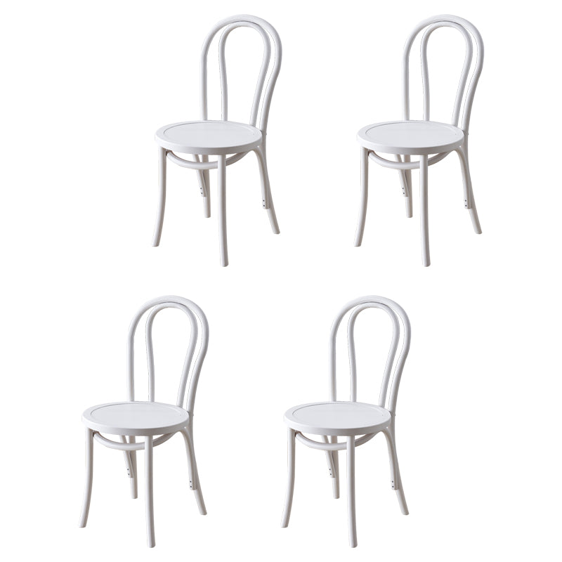 La madera de haya del estilo moderno preside el sistema de comedor de la cocina del lado trasero de Windsor