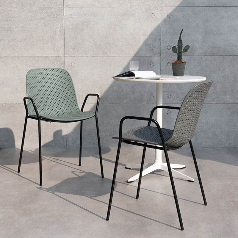 Sillón de comedor de plástico de estilo escandinavo, respaldo sólido, silla individual
