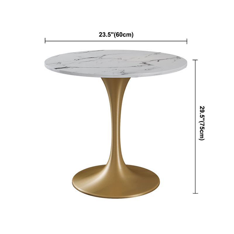 Traditionele eettafel in luxe stijl, witte ronde tafel van gesinterd steen