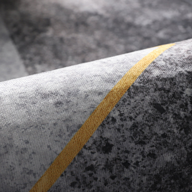 Modern Graphic Pattern Rug Polyester Carpet Pet Friendly Indoor Rug for Home Decoration