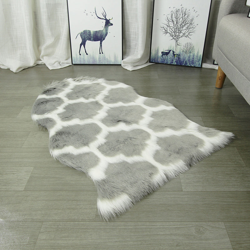 Stylish Black Carpet Geometric Pattern Polyester Area Rug Easy Care Area Rug for Home Decor