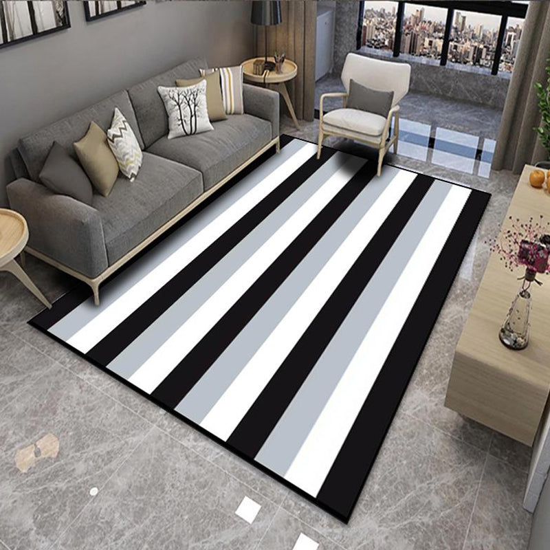 White Modern Carpet Polyester Triangle Carpet Non-Slip Backing Carpet for Living Room