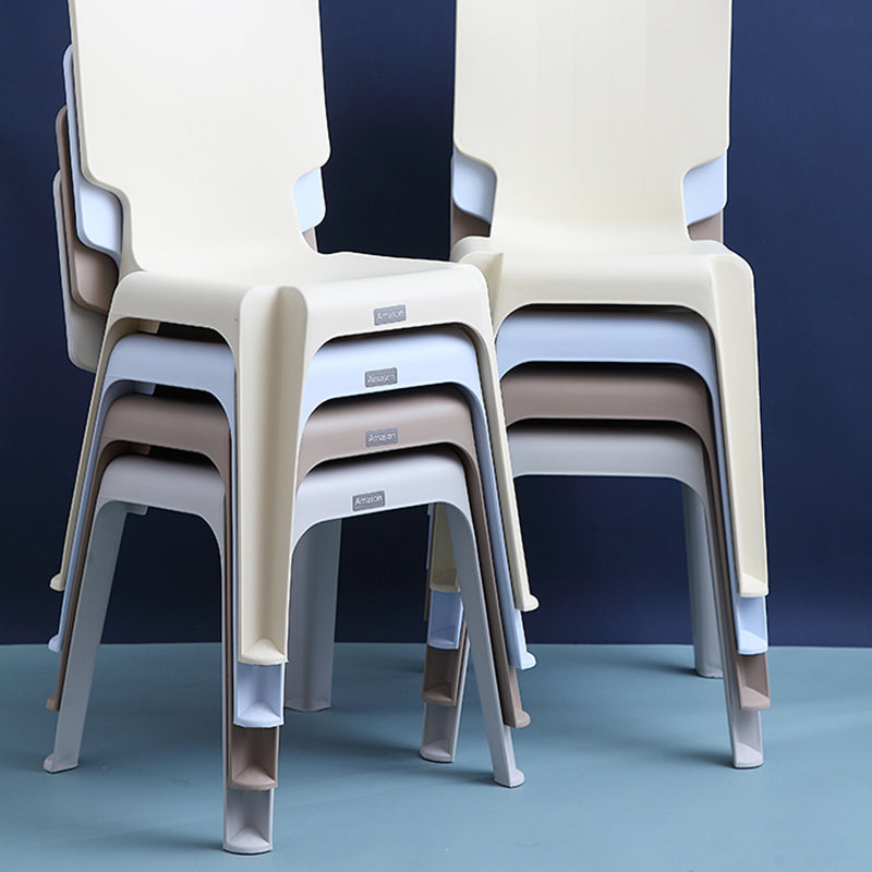 Chaise d'appoint en plastique pour marché nocturne scandinave, chaise de salle à manger à dossier solide, couleur claire
