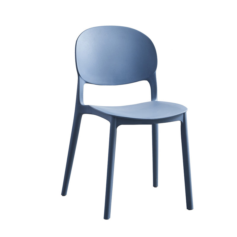 Chaise latéral de salle à manger en plastique mat
