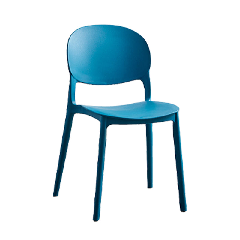 Chaise latéral de salle à manger en plastique mat