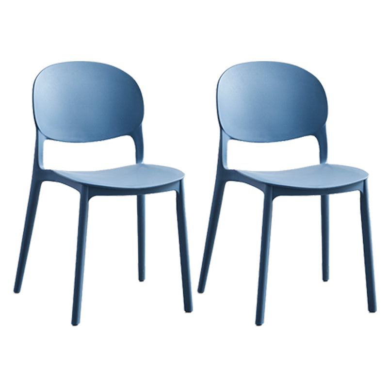 Chaise latéral de salle à manger en plastique mat