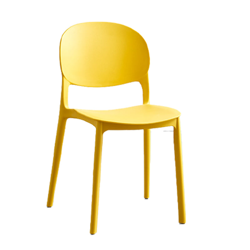 Chaise latéral de salle à manger en plastique mat