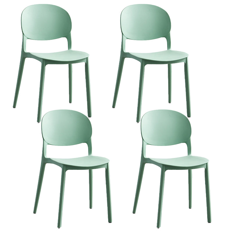Chaise latéral de salle à manger en plastique mat