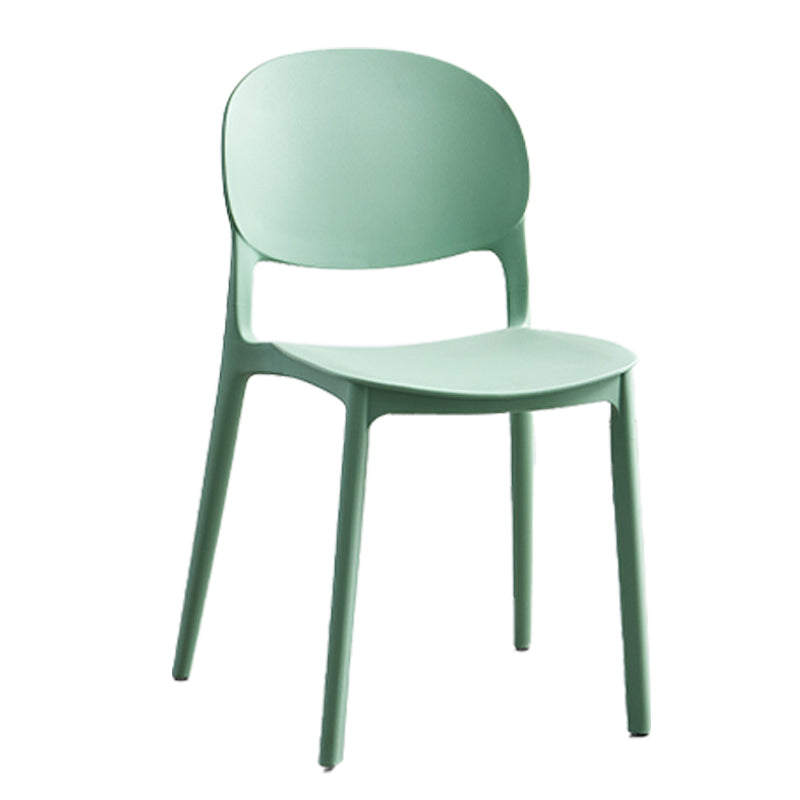 Chaise latéral de salle à manger en plastique mat