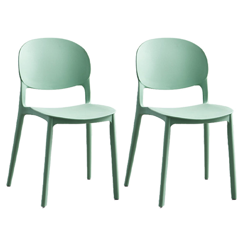 Chaise latéral de salle à manger en plastique mat