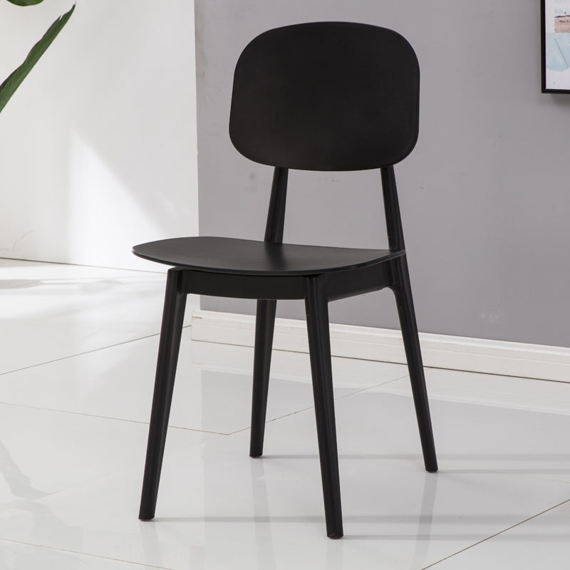 Chaise de salle à manger en plastique de finition mate, chaise de salle à manger à dossier ouvert empilable