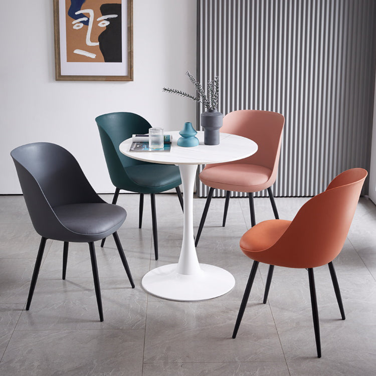 Chaise latérale de restaurant contemporaine en cuir, dossier solide, finition mate, chaise de salle à manger