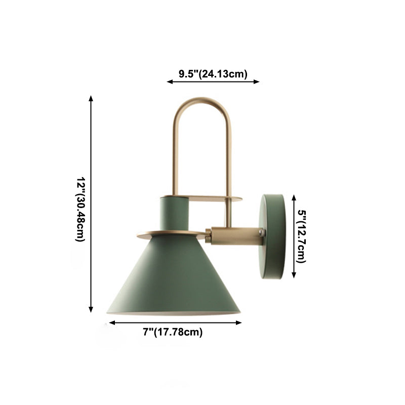 Lámpara de pared de macaron de hierro lacado en moderna luz de pared simple de estilo nórdico para dormitorio