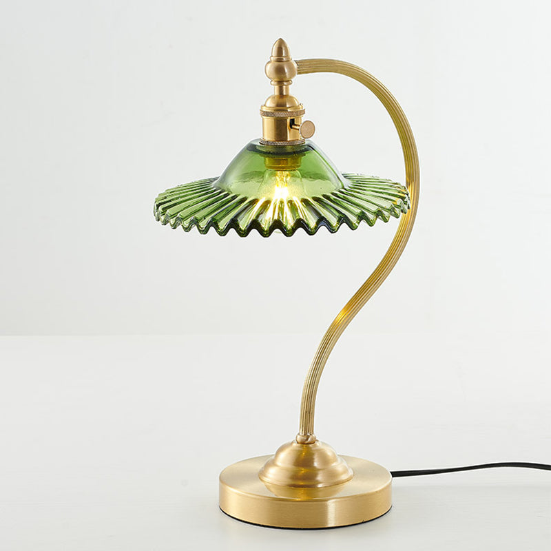 Una lampada da tavolo contemporanea blub lampada da scrivania in vetro in stile moderno per uffici di sala da studio