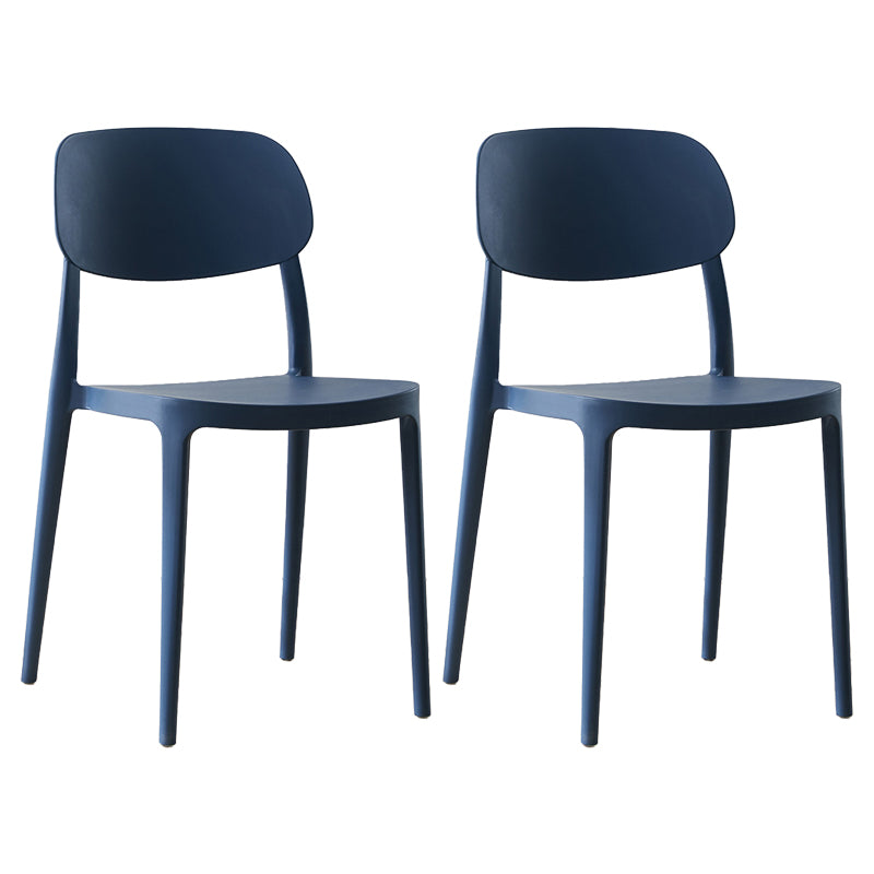 Silla lateral abierta apilable de cena sin brazos del plástico escandinavo de las sillas