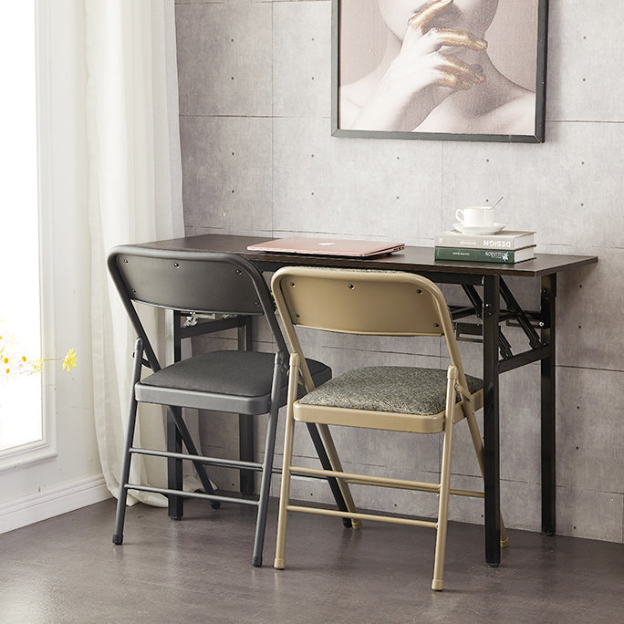 Les chaises latérales tapissées se pliantes de style industriel ouvrent les chaises latérales de salle à manger arrière