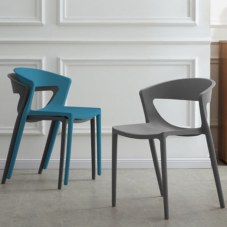 El plástico del estilo minimalista que cena las sillas sin brazos abre la parte posterior que cena la silla lateral