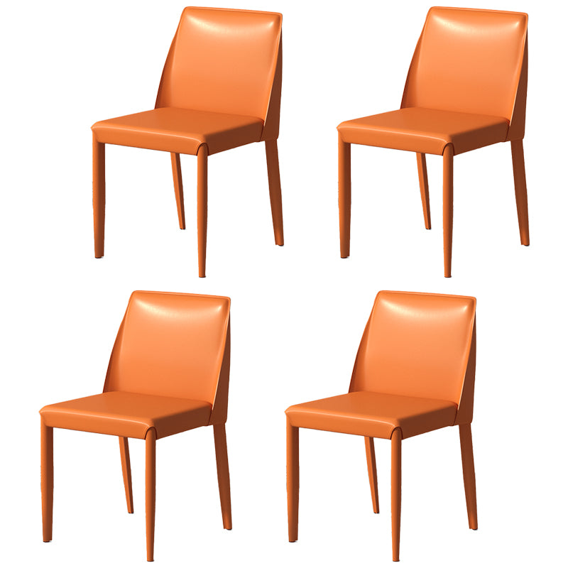 Sillas de comedor de cuero escandinavas Sillas laterales de comedor sin brazos con respaldo sólido