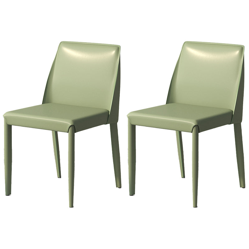 Sillas de comedor de cuero escandinavas Sillas laterales de comedor sin brazos con respaldo sólido