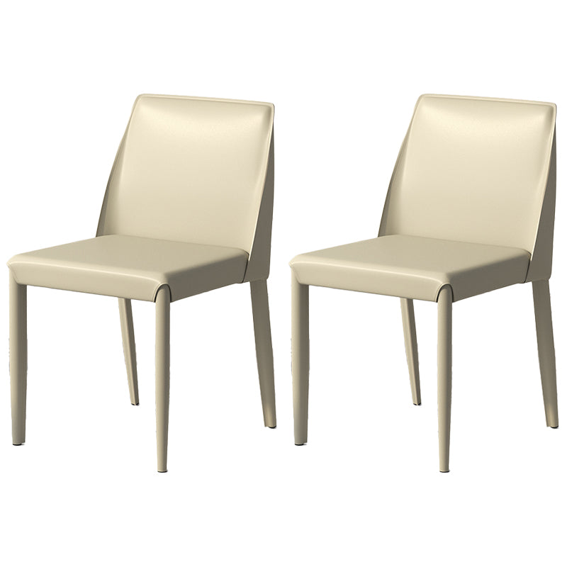 Sillas de comedor de cuero escandinavas Sillas laterales de comedor sin brazos con respaldo sólido