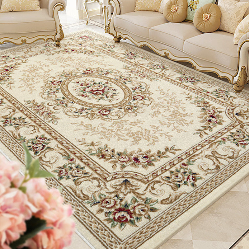 Traditional Flower Pattern Carpet Polyester Indoor Rug Stain Resistant Area Carpet for Living Room
