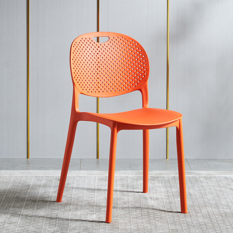 Silla lateral de plástico contemporánea, silla lateral de comedor sin brazos apilable con respaldo abierto