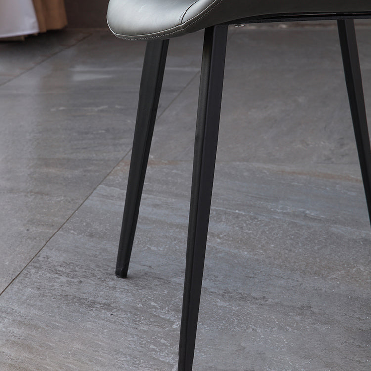 Chaise latérale en cuir de restaurant contemporain finition mate Parsons dinant des chaises