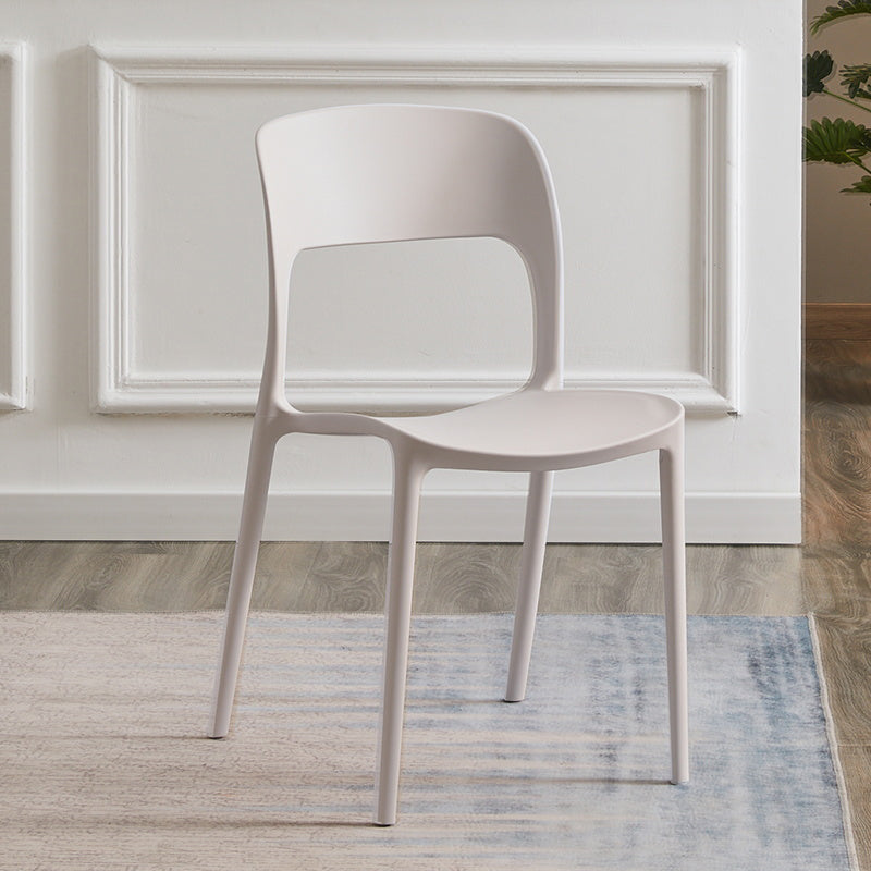 Chaise latérale en plastique contemporaine empilable à la maison, chaise latérale de salle à manger sans bras à dossier ouvert