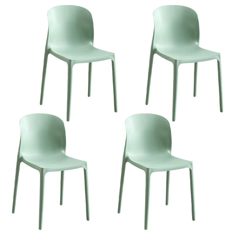 Chaise d'appoint de salle à manger empilable en plastique Chaises de salle à manger sans accoudoirs à dossier solide (Ensemble de 4)