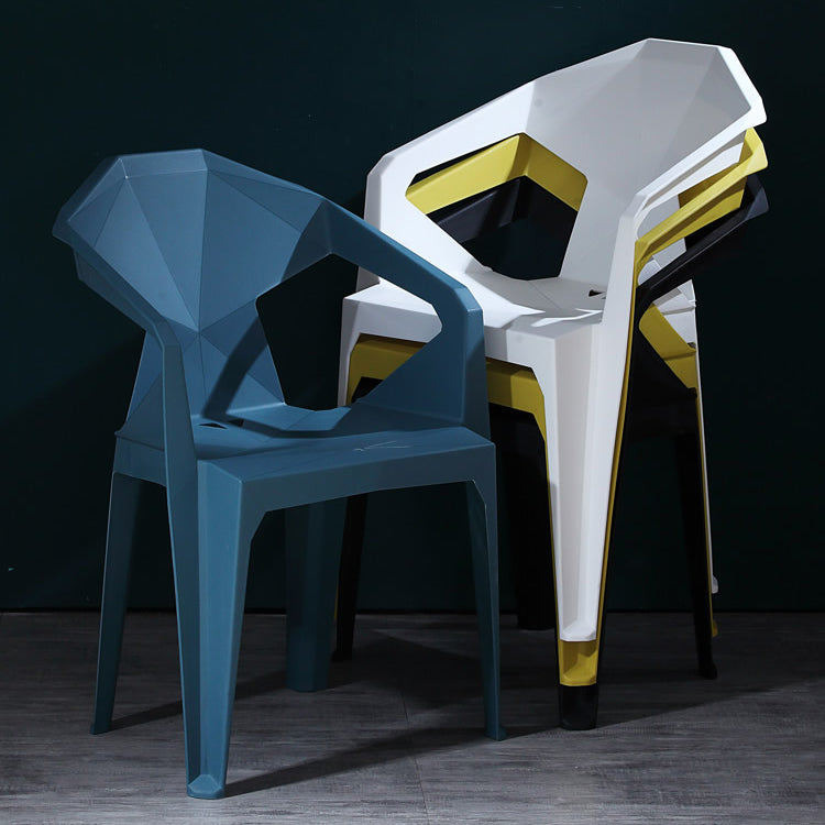 Chaises de restauration en plastique de style moderne chaises latérales empilables pour la cuisine